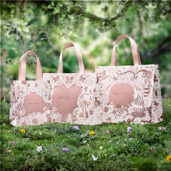 Alice in DECORTÉ Wonderland